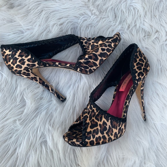 Betsey Johnson heels leopard  print - Picture 1 of 4